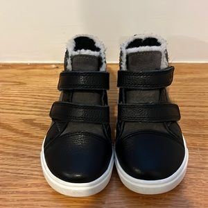 Ugg Rennon High Top Sneaker- Black,  Toddler size 6